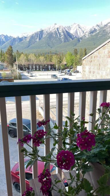 Unit #303 Mountain View 1Br In Canmore Downtown מראה חיצוני תמונה