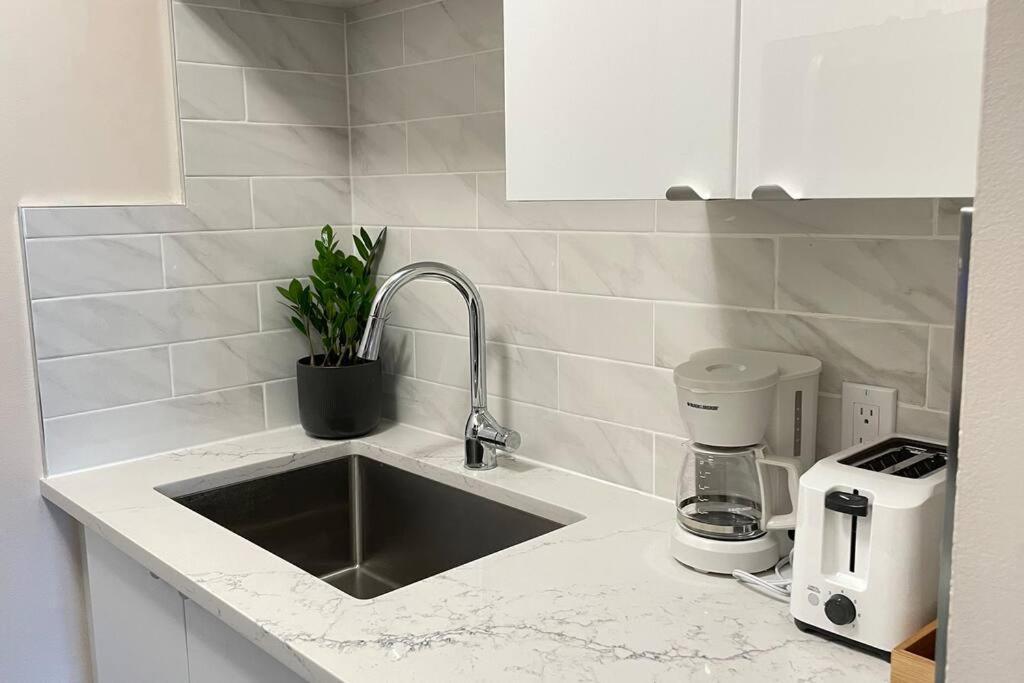 Unit #303 Mountain View 1Br In Canmore Downtown מראה חיצוני תמונה